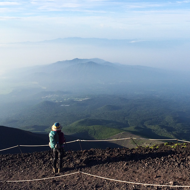 CAMP HOUSE 御殿場口から富士山に登ってみた