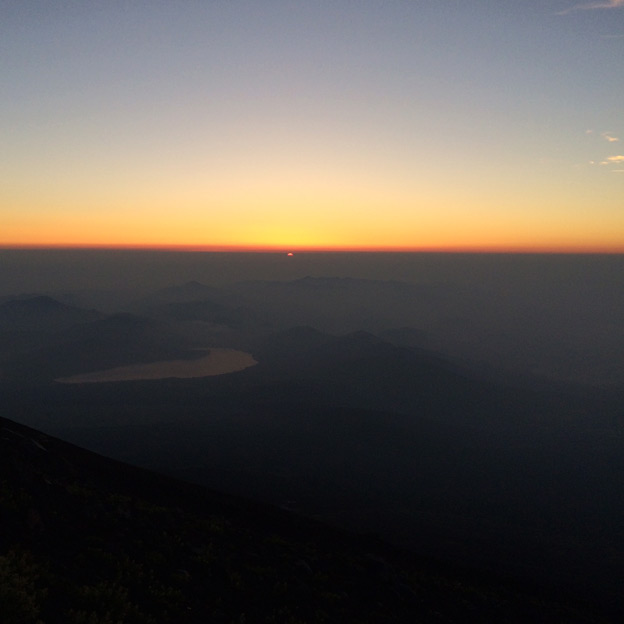 CAMP HOUSE 御殿場口から富士山に登ってみた