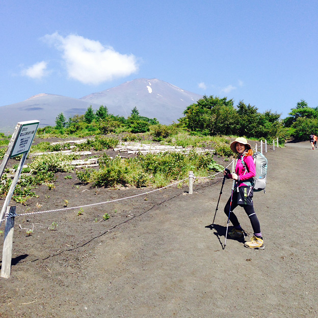 CAMP HOUSE 御殿場口から富士山に登ってみた