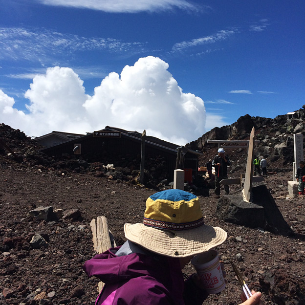 CAMP HOUSE 御殿場口から富士山に登ってみた