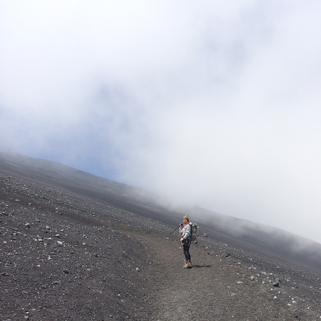 CAMP HOUSE 御殿場口から富士山に登ってみた