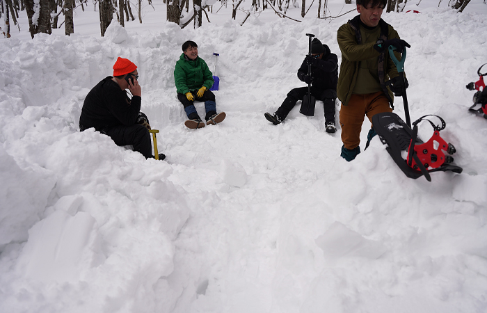 雪中キャンプの宴会用雪洞-完成