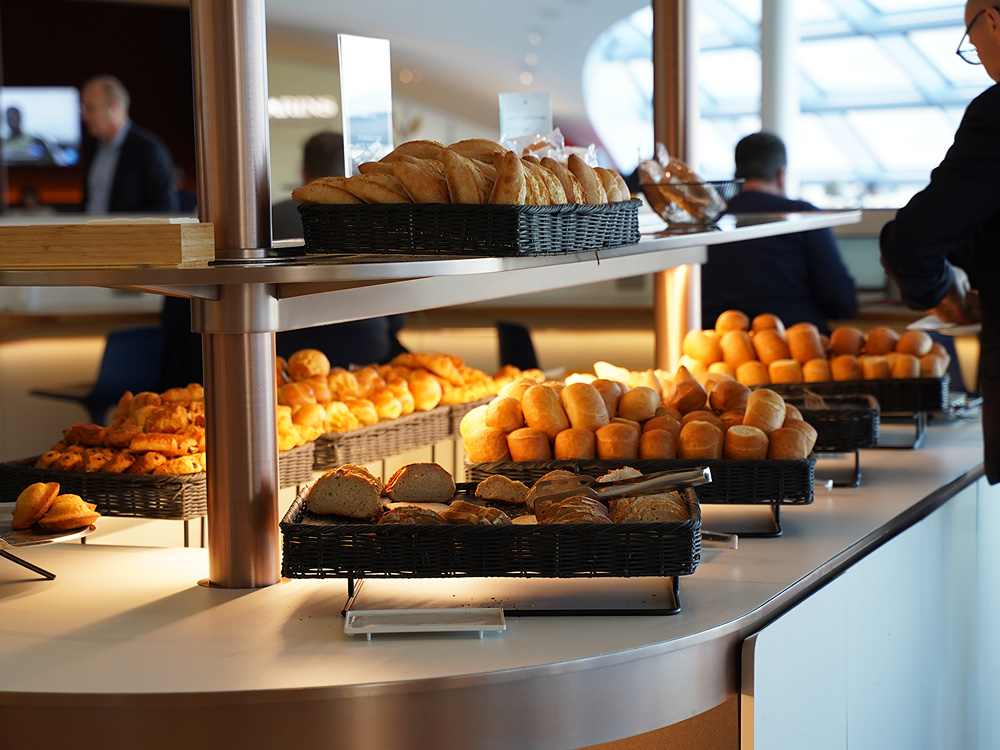 パリ＝シャルル・ド・ゴール空港ルフトハンザビジネスクラスラウンジのパン