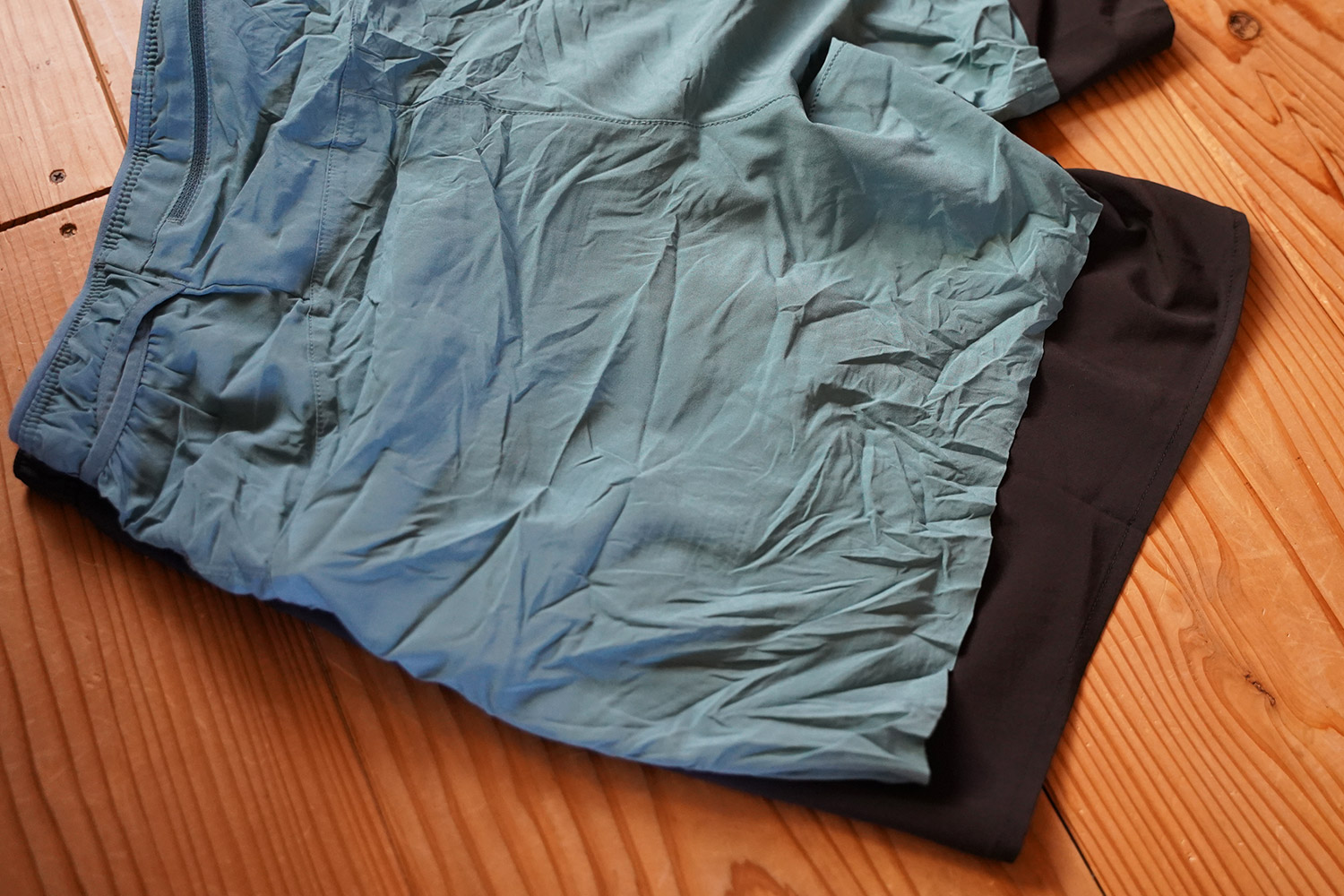 Patagonia パタゴニア トレイルフェアラーとストライダー・プロ・ショーツの裾の長さの比較