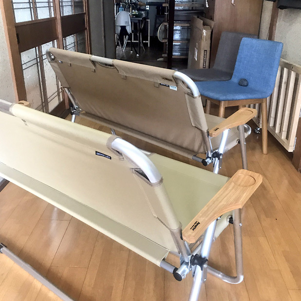 Peregrine Furniture Grand Ecdysis Benchが2脚