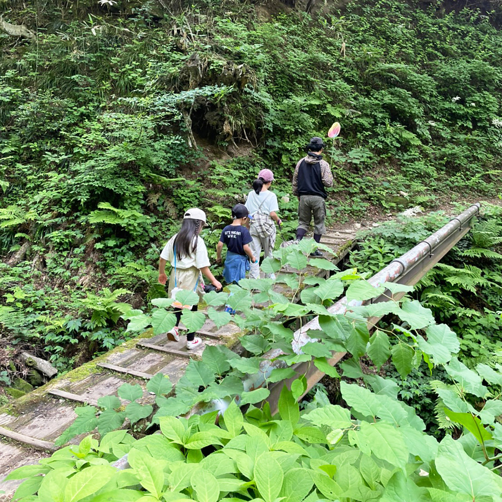 一向平キャンプ場-大山滝に向かう一向