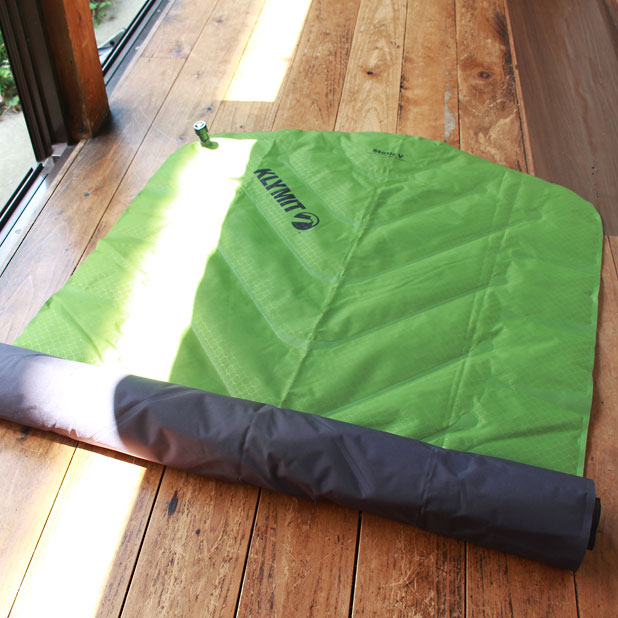 KLYMIT Static V Sleeping Pad（クライミット・スタティック・ブイ・スリーピングマット）は空気を抜きにくいのは本当か