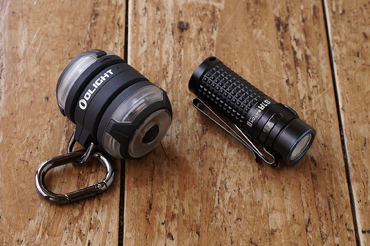 CAMP HOUSE-OLIGHT GoberとS1R BATON