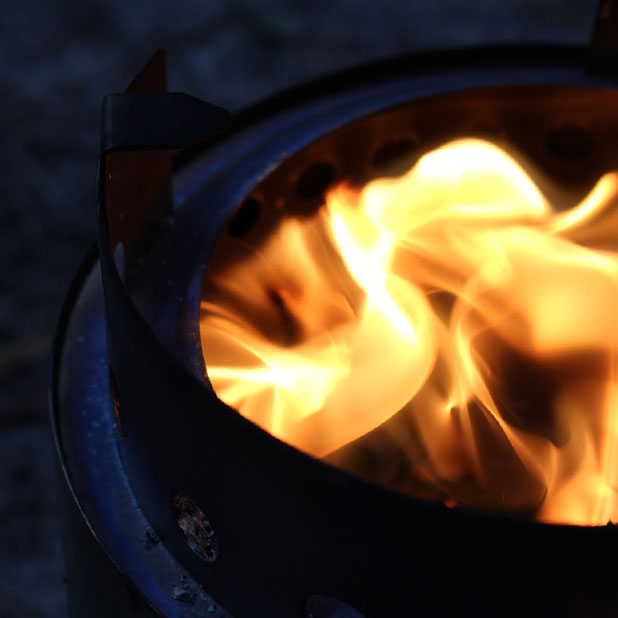 CAMP HOUSE/solo stove campfire